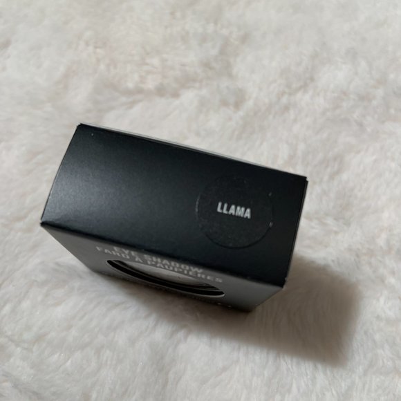 MAC Cosmetics LLAMA Eyeshadow Full Size NIB - Picture 5 of 7
